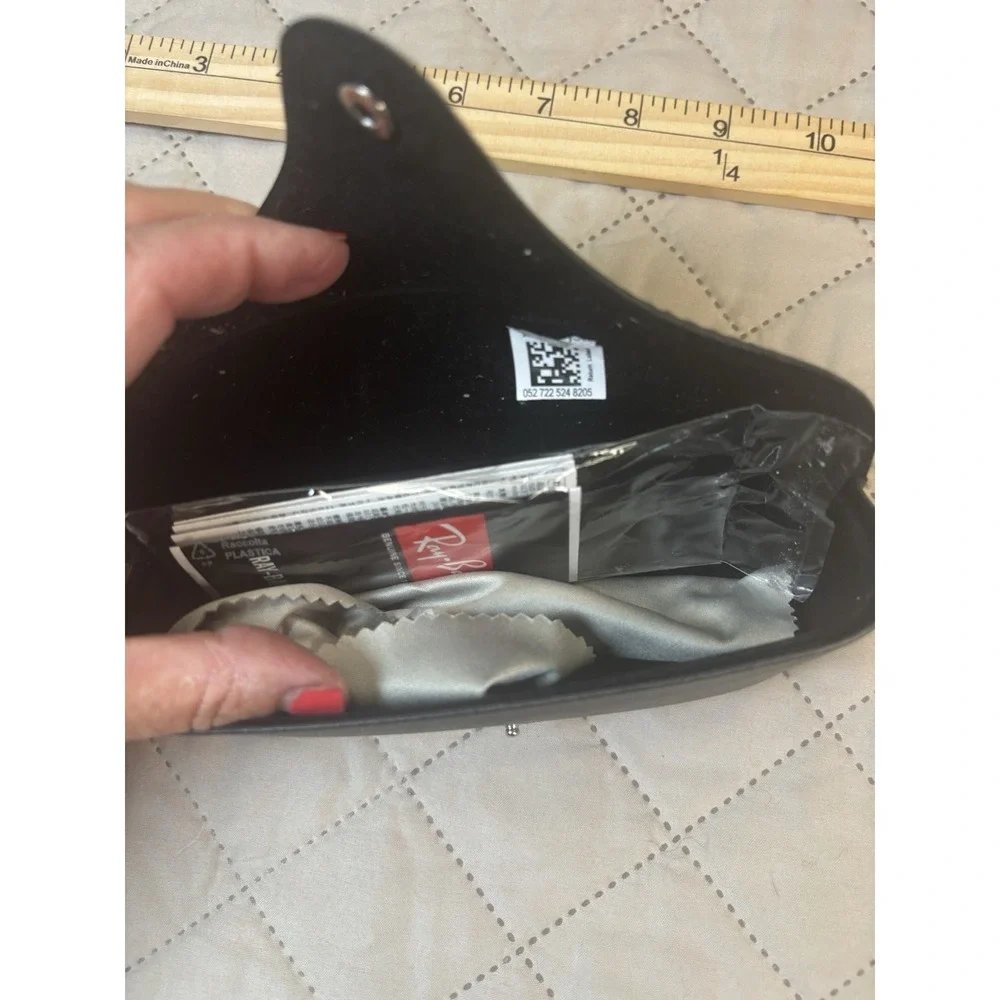 Ray-Ban Luxottica Black Sunglasses Eyeglasses Hard Case Snap Closure Cloth